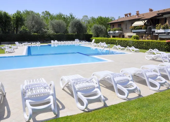 Charming Holiday Home In Lazise With Swimming Pool
