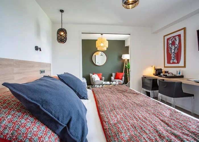 Logis Hotel De La Pointe Du Cap Coz