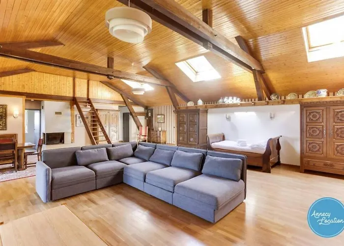 Bergerie Loft Apartment With Panoramic Lake