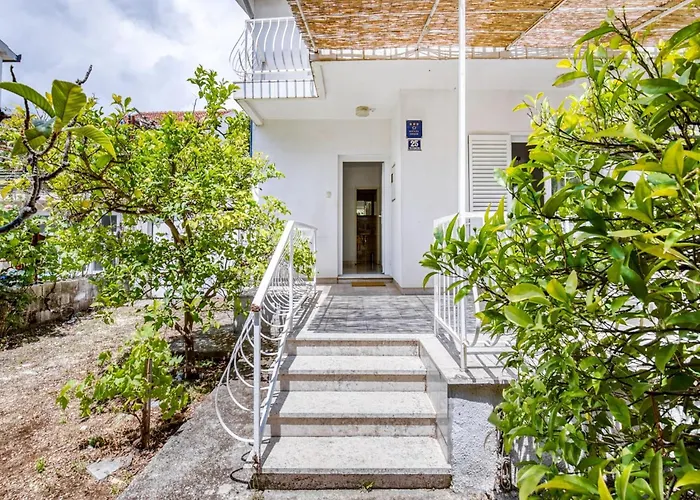 Villa In Orebic Near Sea Beach