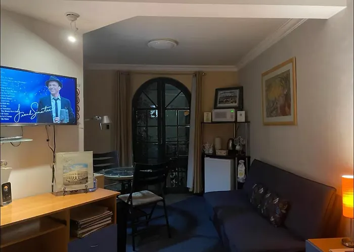 Amplia Habitacion Tipo Ejecutiva Con Bano Y Acceso Privados