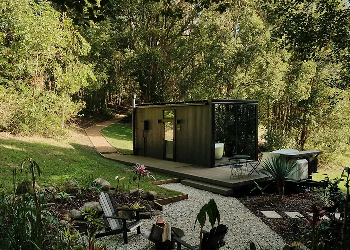 Luxury Mirror Home In Byron Bay