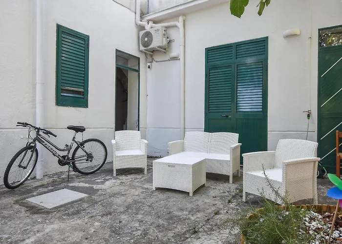 2 Bedroom Stunning Home In Capaci