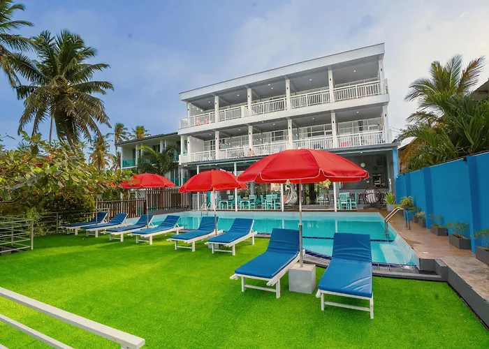 Beachmirissa Hotel