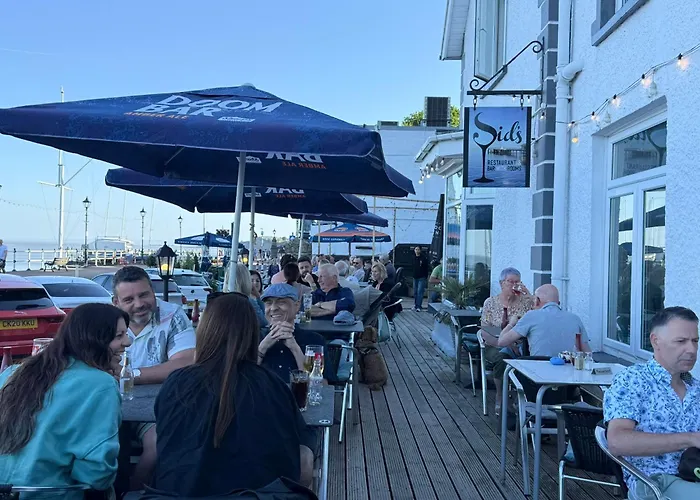 Sid'S Restaurant And Bar With Rooms