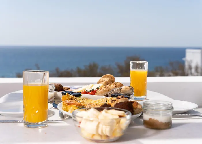 Red Beach Harmony Suites Modestos