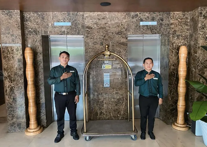 Castle Peak Hotel