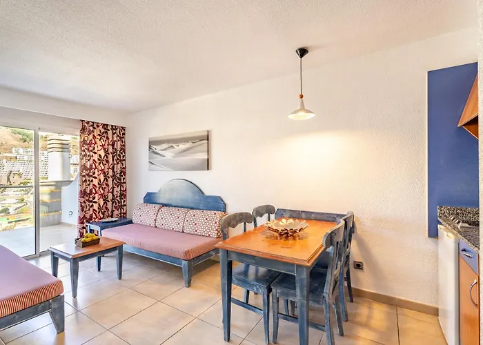 Apartamentos Cabau Cala Nova