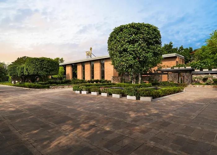 Taj Damdama Lake Resort & Spa, Gurugram