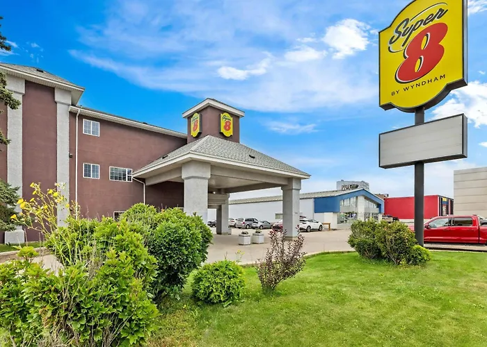 Super 8 By Wyndham Saskatoon Near Saskatoon Airport
