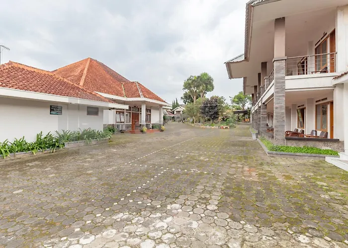 Yehezkiel Hotel Lembang Mitra Reddoorz