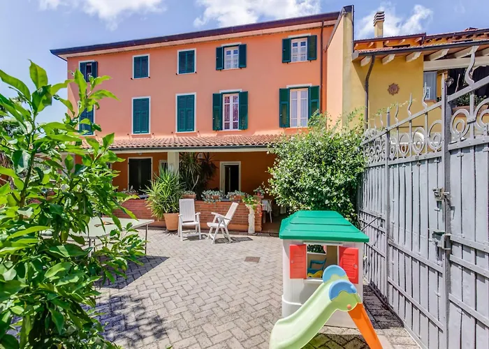 Villa With Garden Near Versilia Beach