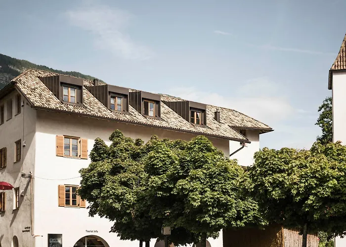 Schmitte am Sonnenwirtsplatz Eppan in South Tyrol, perfect starting point for bike&hike