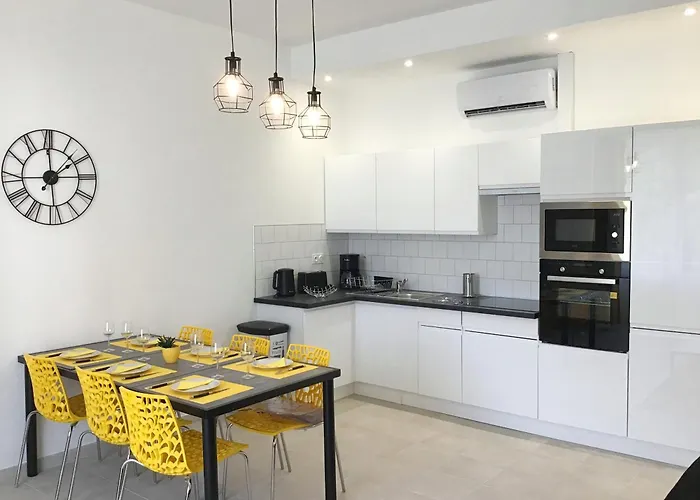 Appartement Lumea 80M2 Climatise Parking Proche Sanctuaire