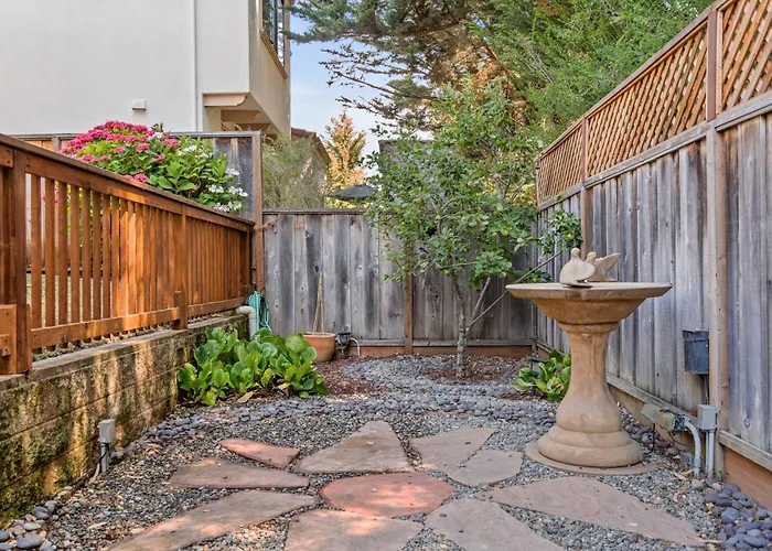 Gorgeous Santa Cruz Villa - Modern Beachside Paradise With New Hot Tub & Fast Wi-Fi