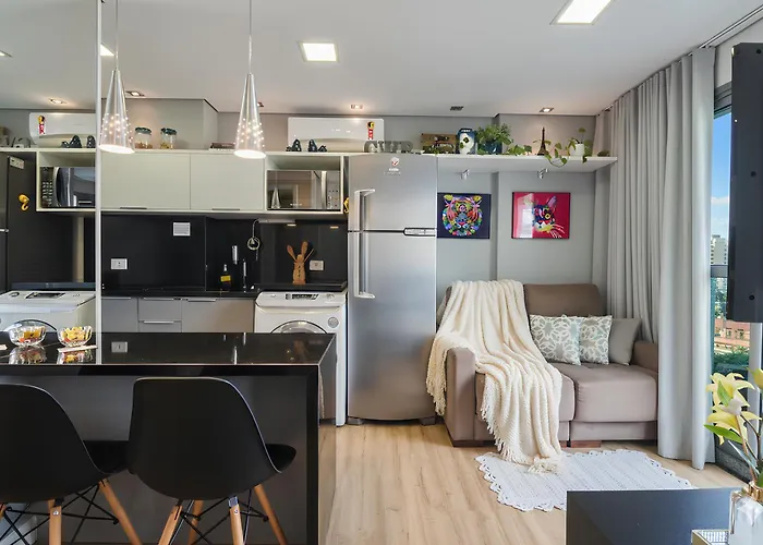 Estudio Aconchegante No Centro De Curitiba - Ar Condicio E Localizacao Perfeita!