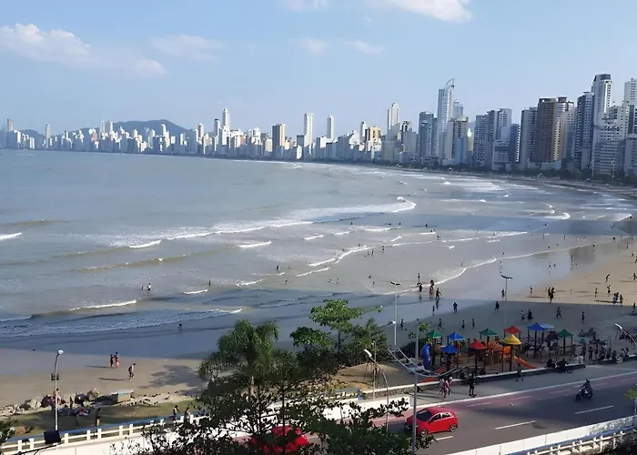 Frente Mar Com Piscina, Garagem E Vista Linda