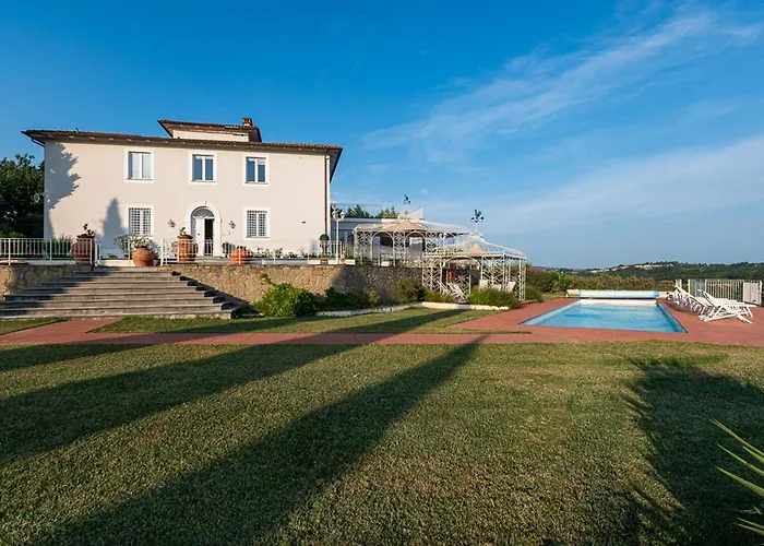 Villa Belsole Nel Chianti In Toscana Con Piscina Riscaldata E Colonnina Per Ricarica Auto