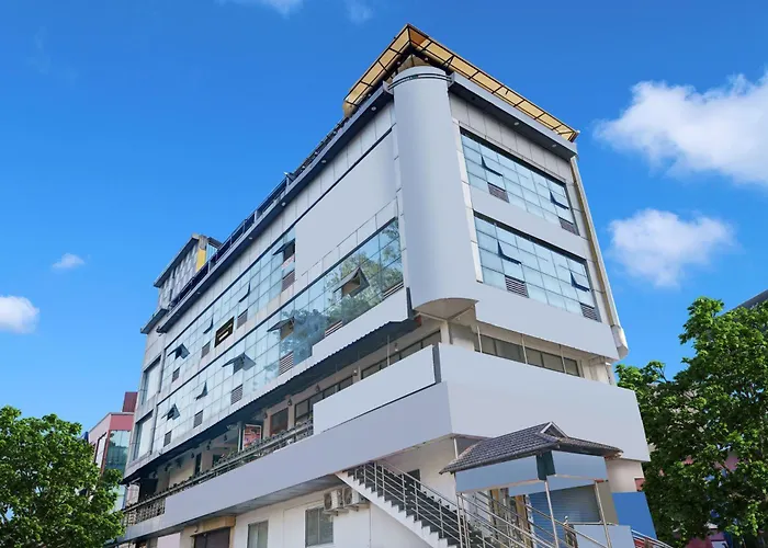 Super Townhouse Oak City Center Kushal Nagar