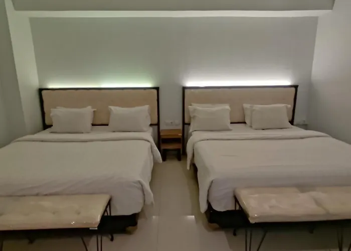 De La Charis Hotel By Waringin Hospitality