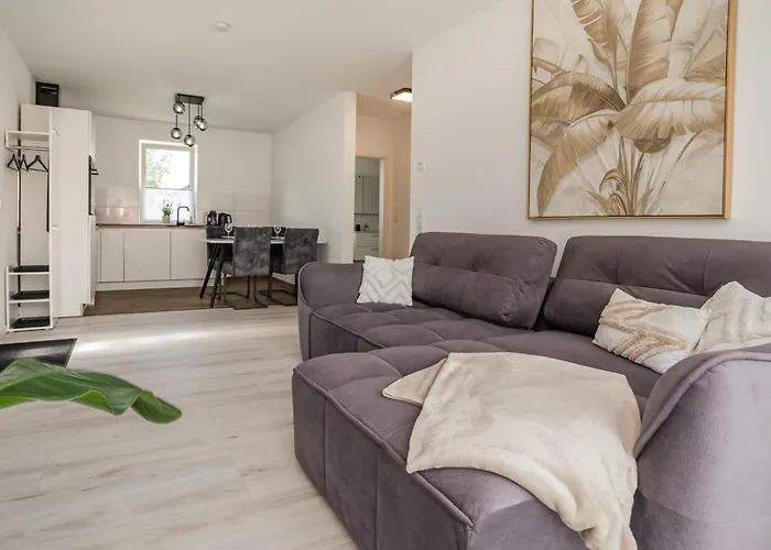 J&A Apartments - Komfort, 24H Self-Check-In, Privatparkplatz, Waschmaschine, Balkon, Arbeitsplatz, Wlan, Kurpark, Messezentrum