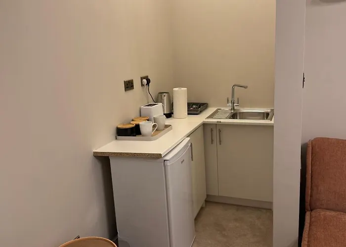 Double Deluxe Centre Apartment- Free Parking - Self Check-In - Cctv