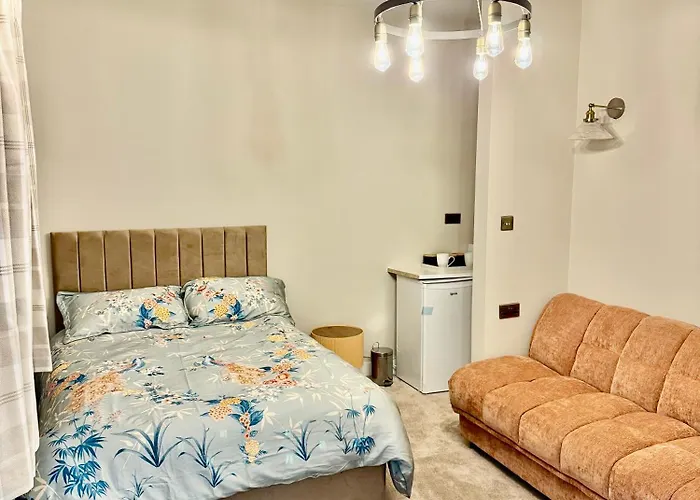 Double Deluxe Centre Apartment- Free Parking - Self Check-In - Cctv
