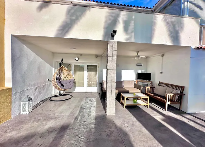 Bonito Chalet En Benidorm, Negocios, Estudios, Salud