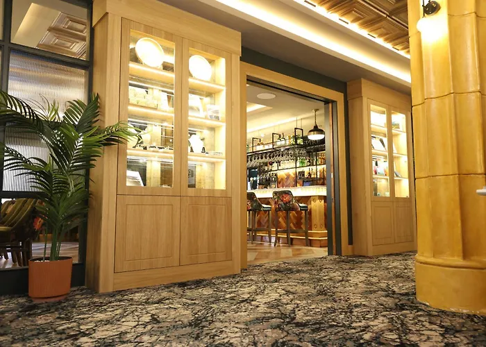 The Maiden City Hotel