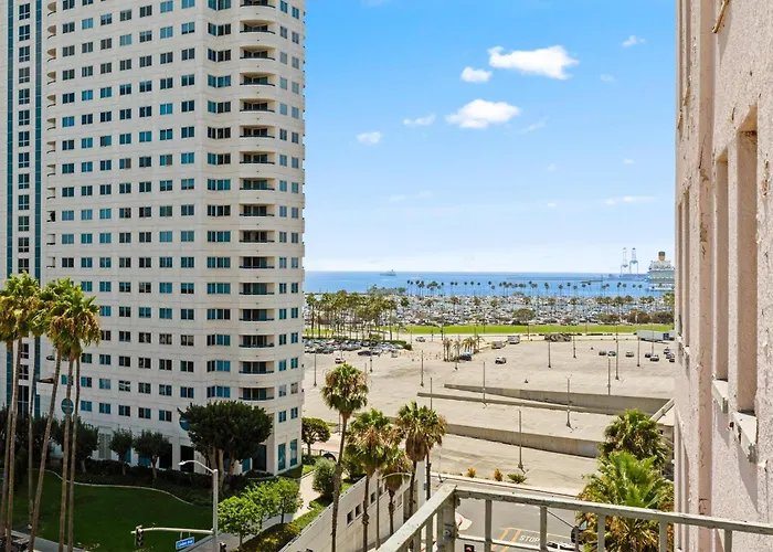 Ocean View Studio Near Convention Center And Beach