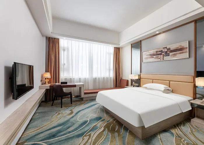 Baiyun Airport Raccoon International Hotel