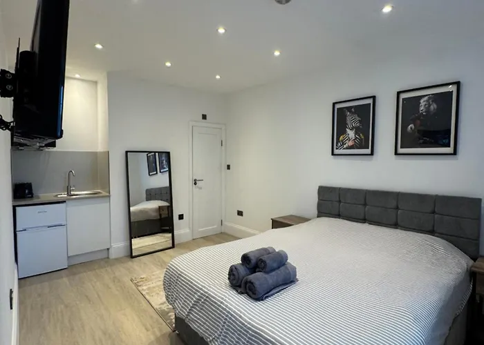 Chic Studio Living