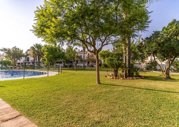 Stunning Home In Caleta De Velez