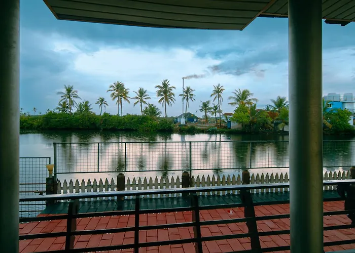 Munroe Island Lake Resort