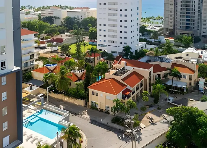 Costal View Apt. Walkable To Beach & Restaurants