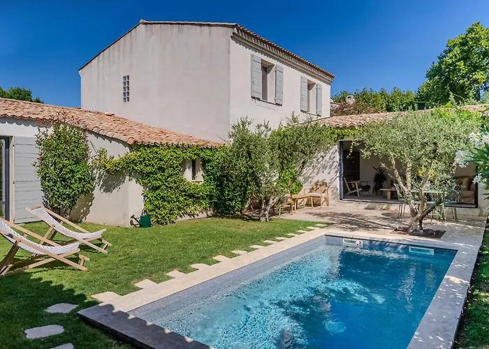 Gorgeous Village Home With Heated Pool, Ideally Located