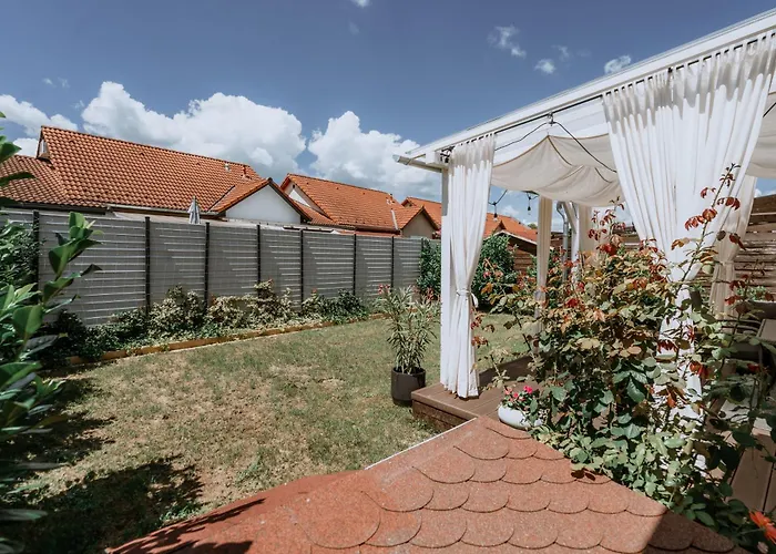 Vadrozsa Apartman