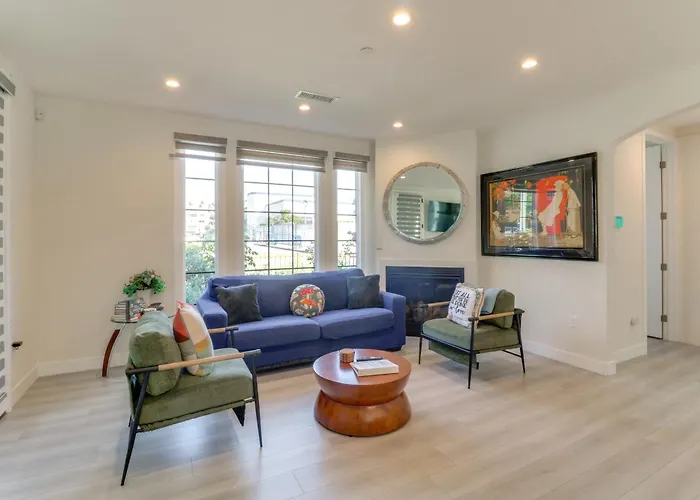 Rose Bowl, New Pasadena Home Steps To Old Town