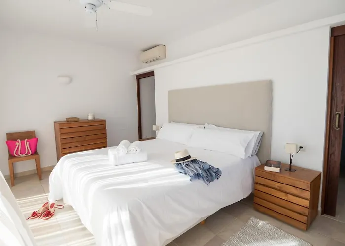 Luxury Awaits: Rent Ibiza Villa 1001
