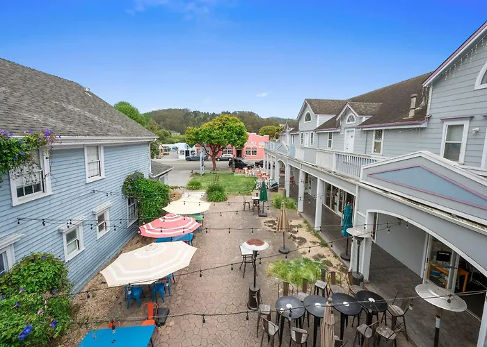 Montara Penthouse Elevated Comfort Above Downtown Half Moon Bay
