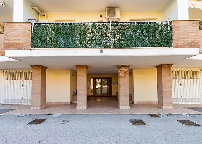Guesthost - Cozy Flat 700Mt From The Sea With Parking
