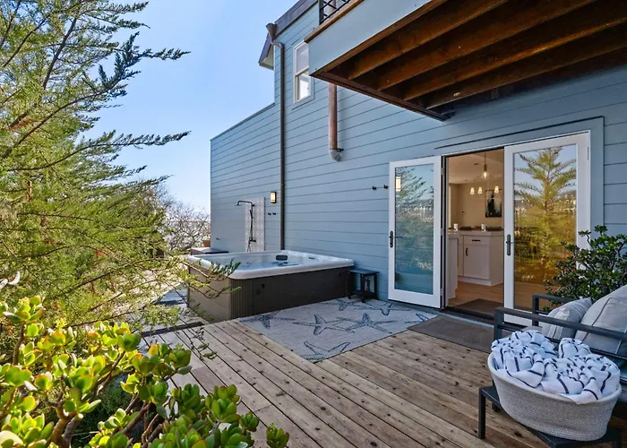 Experience The Pinnacle Of Coastal Living At Harbour House