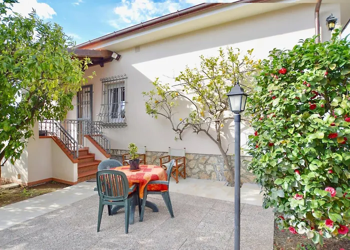 Schöne Wohnung In Camaiore