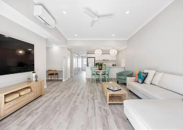 'Esplanade Escape' A Fresh Coastal Family Hideaway