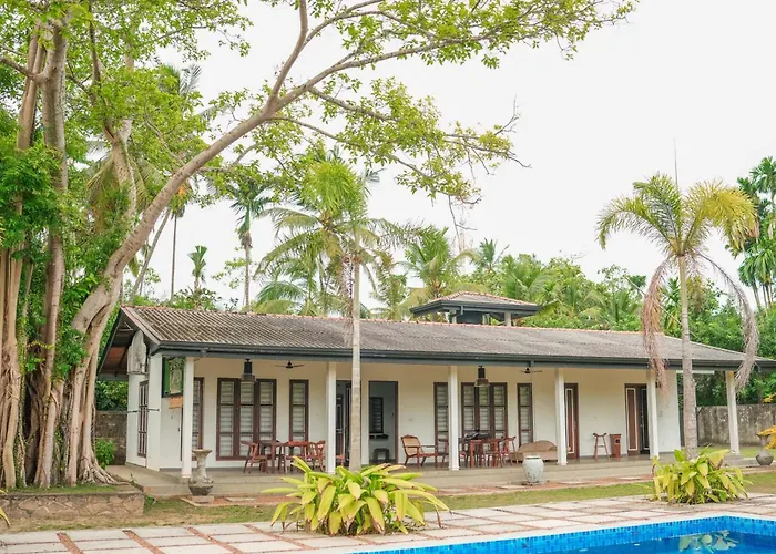 Beach Club Bungalow Induruwa
