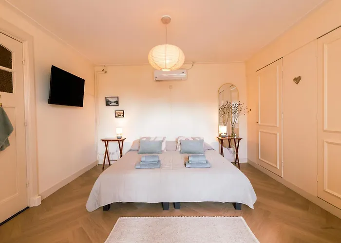 Luxury Family Apartment With Canal & Peperbus View