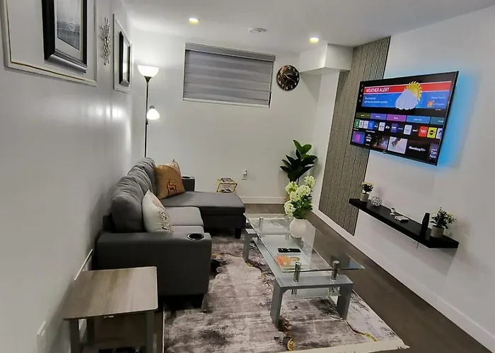 Arbymanie'S Place Entire Built Basement Apartment