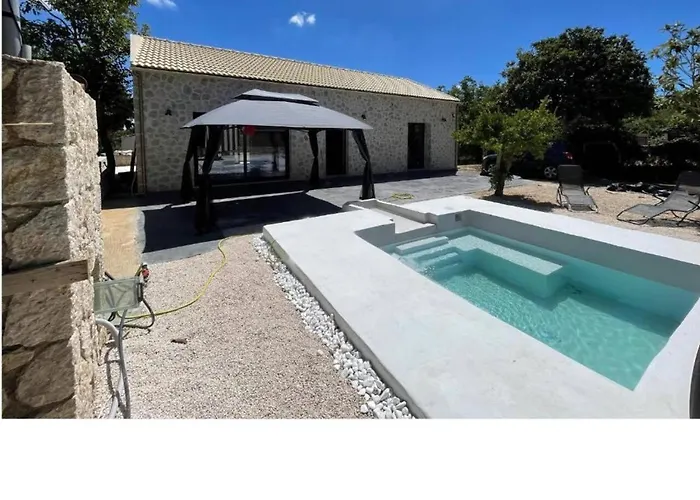 Villa With Pool In Pelekas Near The Beach