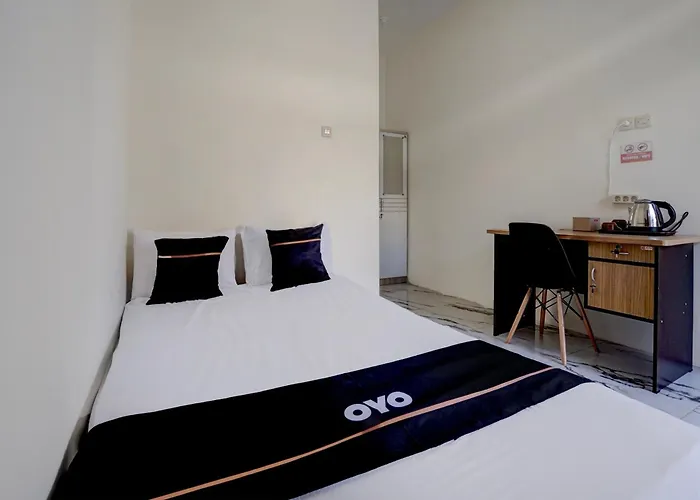 Oyo Madani Guest House Syariah