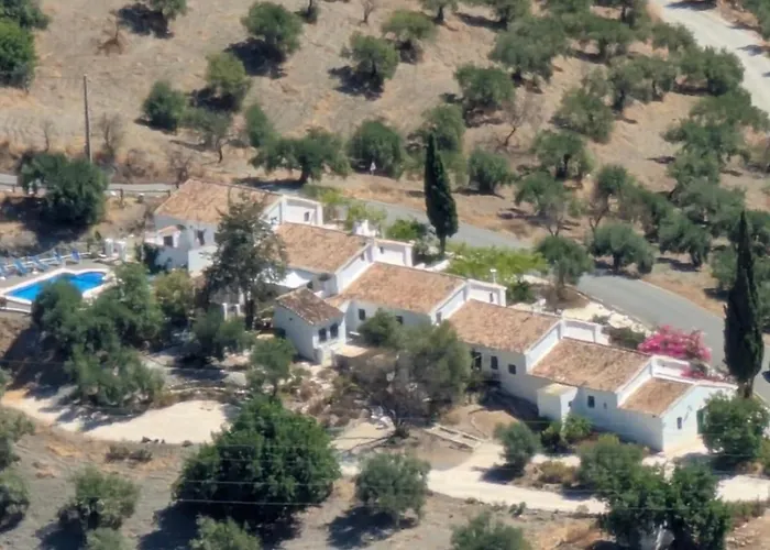 La Casita Blanca- La Almona Chica